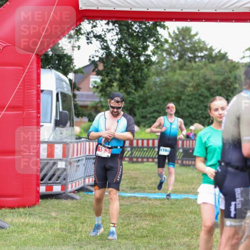 21.06.2026 - 29. Vierlanden-Triathlon Andreas Tolksdorf http://msf.ph/oto/9916423 21.06.2026 14:30:53 Ziel 183, 1180 meine-sportfotos.de