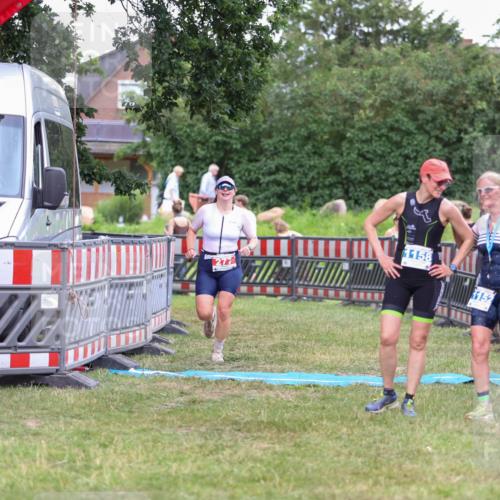 21.06.2026 - 29. Vierlanden-Triathlon Andreas Tolksdorf http://msf.ph/oto/9916443 21.06.2026 14:31:23 Ziel 277 meine-sportfotos.de
