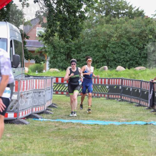 21.06.2026 - 29. Vierlanden-Triathlon Andreas Tolksdorf http://msf.ph/oto/9916472 21.06.2026 14:31:44 Ziel 1125, 1200 meine-sportfotos.de