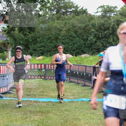 21.06.2026 - 29. Vierlanden-Triathlon Andreas Tolksdorf http://msf.ph/oto/9916488 21.06.2026 14:31:45 Ziel 1125, 1200 meine-sportfotos.de