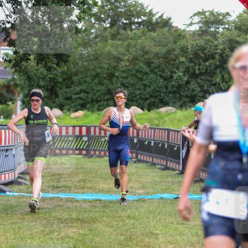 21.06.2026 - 29. Vierlanden-Triathlon Andreas Tolksdorf http://msf.ph/oto/9916489 21.06.2026 14:31:45 Ziel 1125, 1200 meine-sportfotos.de