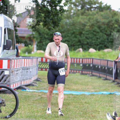 21.06.2026 - 29. Vierlanden-Triathlon Andreas Tolksdorf http://msf.ph/oto/9916493 21.06.2026 14:32:21 Ziel 1171 meine-sportfotos.de