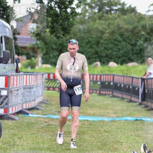 21.06.2026 - 29. Vierlanden-Triathlon Andreas Tolksdorf http://msf.ph/oto/9916496 21.06.2026 14:32:21 Ziel 1171 meine-sportfotos.de