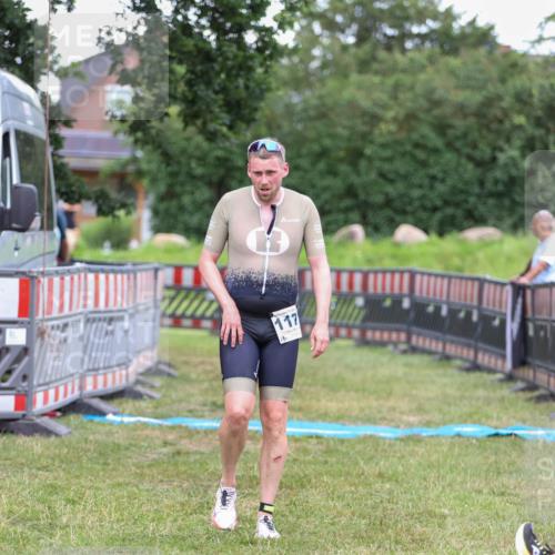 21.06.2026 - 29. Vierlanden-Triathlon Andreas Tolksdorf http://msf.ph/oto/9916497 21.06.2026 14:32:21 Ziel 1171 meine-sportfotos.de