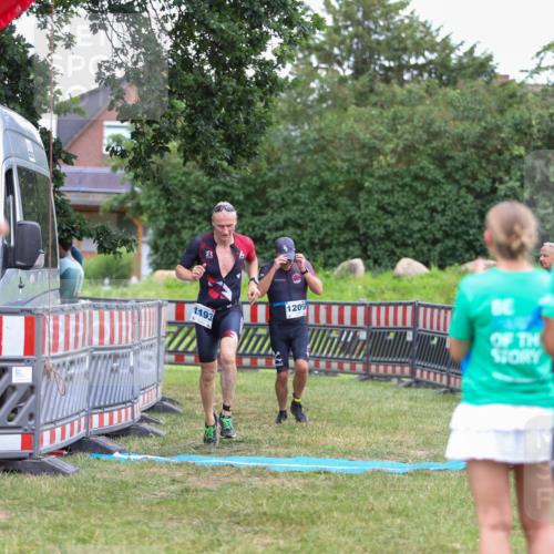 21.06.2026 - 29. Vierlanden-Triathlon Andreas Tolksdorf http://msf.ph/oto/9916508 21.06.2026 14:33:18 Ziel 1193, 1209, 1224 meine-sportfotos.de