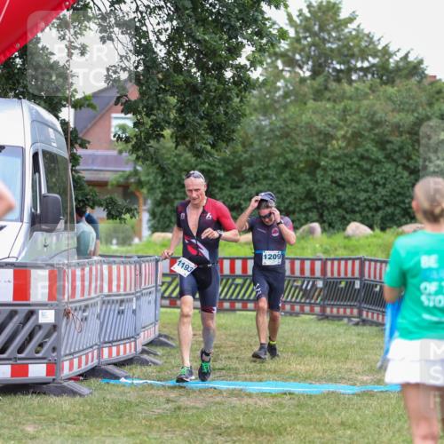 21.06.2026 - 29. Vierlanden-Triathlon Andreas Tolksdorf http://msf.ph/oto/9916516 21.06.2026 14:33:18 Ziel 1193, 1209, 1224 meine-sportfotos.de