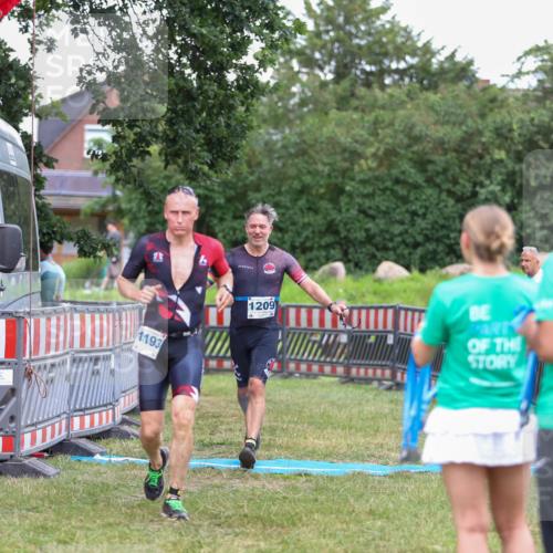 21.06.2026 - 29. Vierlanden-Triathlon Andreas Tolksdorf http://msf.ph/oto/9916520 21.06.2026 14:33:19 Ziel 1193, 1209, 1224 meine-sportfotos.de