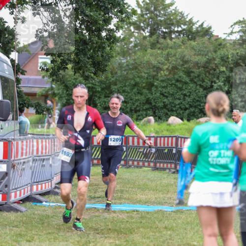 21.06.2026 - 29. Vierlanden-Triathlon Andreas Tolksdorf http://msf.ph/oto/9916521 21.06.2026 14:33:19 Ziel 1193, 1209, 1224 meine-sportfotos.de