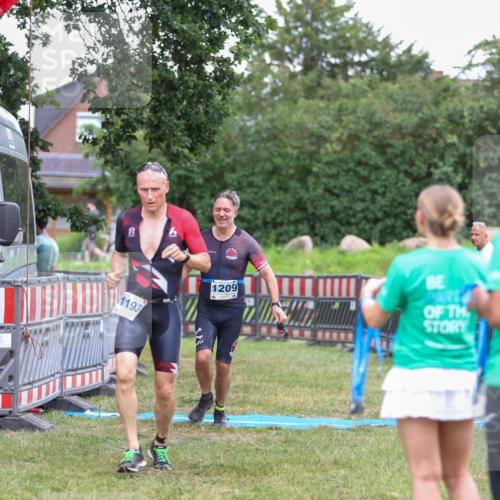 21.06.2026 - 29. Vierlanden-Triathlon Andreas Tolksdorf http://msf.ph/oto/9916523 21.06.2026 14:33:19 Ziel 1193, 1209, 1224 meine-sportfotos.de