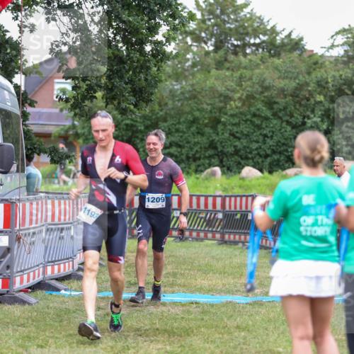 21.06.2026 - 29. Vierlanden-Triathlon Andreas Tolksdorf http://msf.ph/oto/9916524 21.06.2026 14:33:19 Ziel 1193, 1209, 1224 meine-sportfotos.de