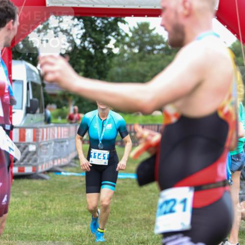 21.06.2026 - 29. Vierlanden-Triathlon Andreas Tolksdorf http://msf.ph/oto/9916543 21.06.2026 14:33:42 Ziel 1095, 1141, 1227 meine-sportfotos.de