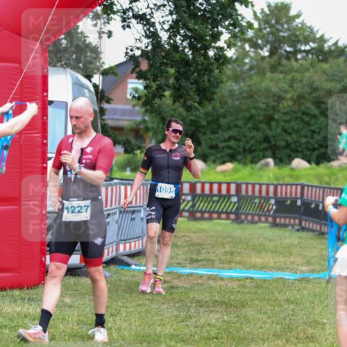 21.06.2026 - 29. Vierlanden-Triathlon Andreas Tolksdorf http://msf.ph/oto/9916551 21.06.2026 14:33:53 Ziel 1095, 1227 meine-sportfotos.de
