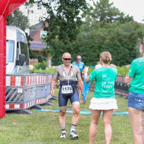 21.06.2026 - 29. Vierlanden-Triathlon Andreas Tolksdorf http://msf.ph/oto/9916572 21.06.2026 14:35:32 Ziel 1170, 1181 meine-sportfotos.de