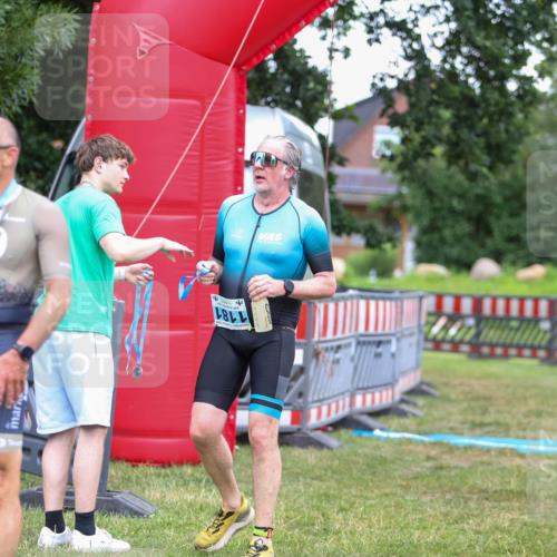 21.06.2026 - 29. Vierlanden-Triathlon Andreas Tolksdorf http://msf.ph/oto/9916574 21.06.2026 14:35:38 Ziel 1096, 1181 meine-sportfotos.de