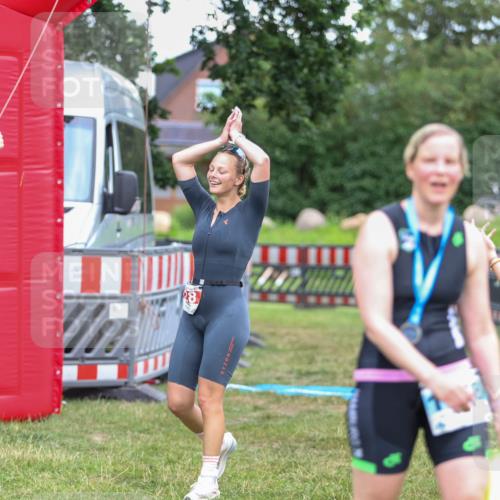 21.06.2026 - 29. Vierlanden-Triathlon Andreas Tolksdorf http://msf.ph/oto/9916620 21.06.2026 14:36:38 Ziel 228 meine-sportfotos.de