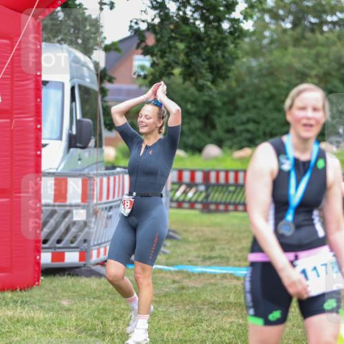 21.06.2026 - 29. Vierlanden-Triathlon Andreas Tolksdorf http://msf.ph/oto/9916621 21.06.2026 14:36:39 Ziel 228 meine-sportfotos.de