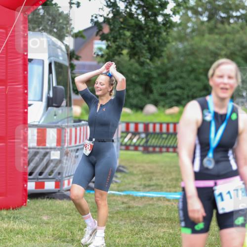 21.06.2026 - 29. Vierlanden-Triathlon Andreas Tolksdorf http://msf.ph/oto/9916622 21.06.2026 14:36:39 Ziel 228 meine-sportfotos.de