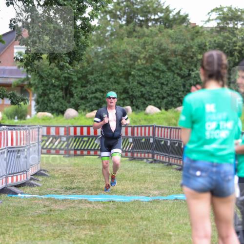 21.06.2026 - 29. Vierlanden-Triathlon Andreas Tolksdorf http://msf.ph/oto/9916634 21.06.2026 14:37:10 Ziel 1174, 1210 meine-sportfotos.de