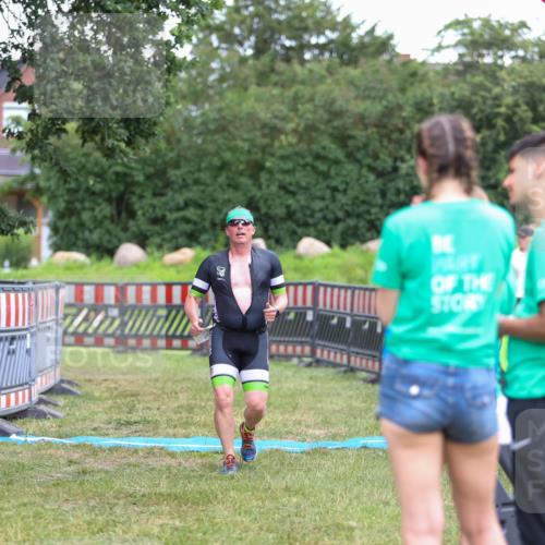 21.06.2026 - 29. Vierlanden-Triathlon Andreas Tolksdorf http://msf.ph/oto/9916642 21.06.2026 14:37:11 Ziel 1174, 1210 meine-sportfotos.de