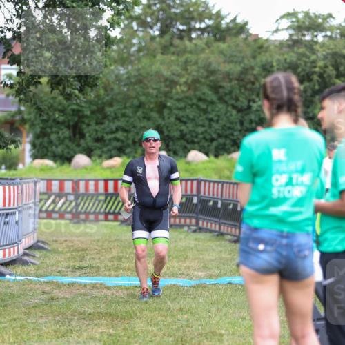 21.06.2026 - 29. Vierlanden-Triathlon Andreas Tolksdorf http://msf.ph/oto/9916643 21.06.2026 14:37:12 Ziel 1174, 1210 meine-sportfotos.de