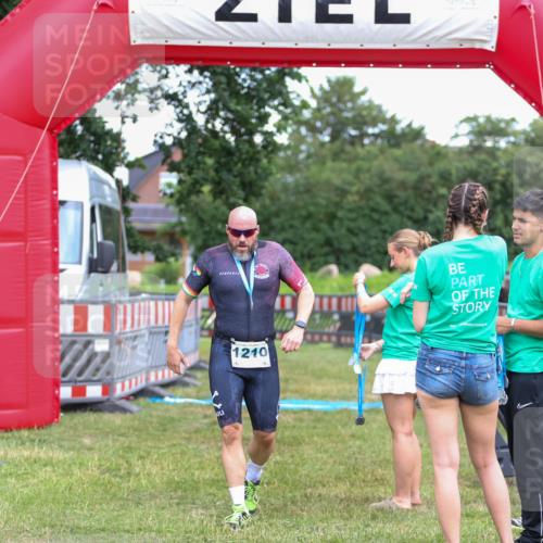 21.06.2026 - 29. Vierlanden-Triathlon Andreas Tolksdorf http://msf.ph/oto/9916680 21.06.2026 14:37:27 Ziel  meine-sportfotos.de