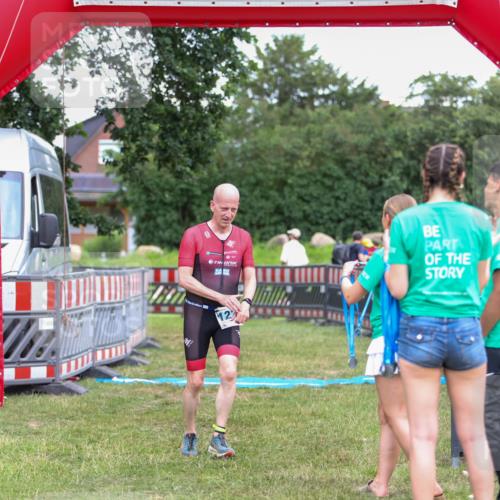 21.06.2026 - 29. Vierlanden-Triathlon Andreas Tolksdorf http://msf.ph/oto/9916682 21.06.2026 14:37:53 Ziel 1226 meine-sportfotos.de