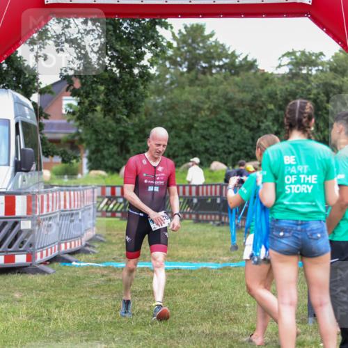 21.06.2026 - 29. Vierlanden-Triathlon Andreas Tolksdorf http://msf.ph/oto/9916684 21.06.2026 14:37:53 Ziel 1226 meine-sportfotos.de