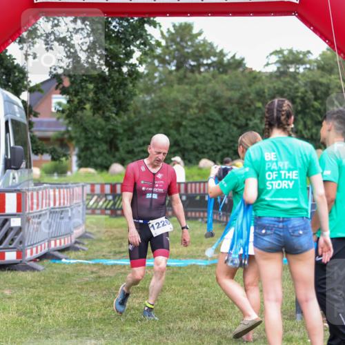 21.06.2026 - 29. Vierlanden-Triathlon Andreas Tolksdorf http://msf.ph/oto/9916687 21.06.2026 14:37:53 Ziel 1226 meine-sportfotos.de