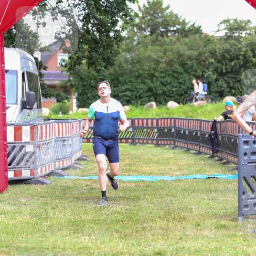 21.06.2026 - 29. Vierlanden-Triathlon Andreas Tolksdorf http://msf.ph/oto/9916688 21.06.2026 14:41:21 Ziel 1189 meine-sportfotos.de