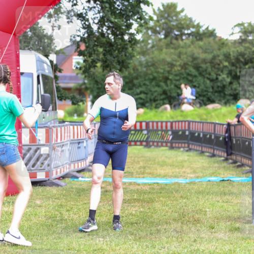 21.06.2026 - 29. Vierlanden-Triathlon Andreas Tolksdorf http://msf.ph/oto/9916691 21.06.2026 14:41:22 Ziel 1189 meine-sportfotos.de