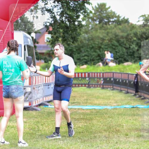 21.06.2026 - 29. Vierlanden-Triathlon Andreas Tolksdorf http://msf.ph/oto/9916699 21.06.2026 14:41:23 Ziel 1189 meine-sportfotos.de