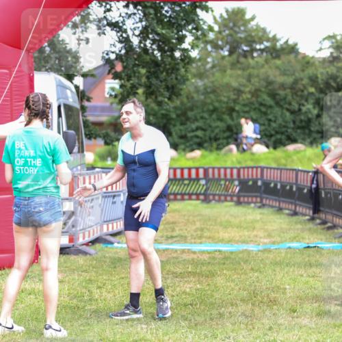 21.06.2026 - 29. Vierlanden-Triathlon Andreas Tolksdorf http://msf.ph/oto/9916701 21.06.2026 14:41:23 Ziel 1189 meine-sportfotos.de