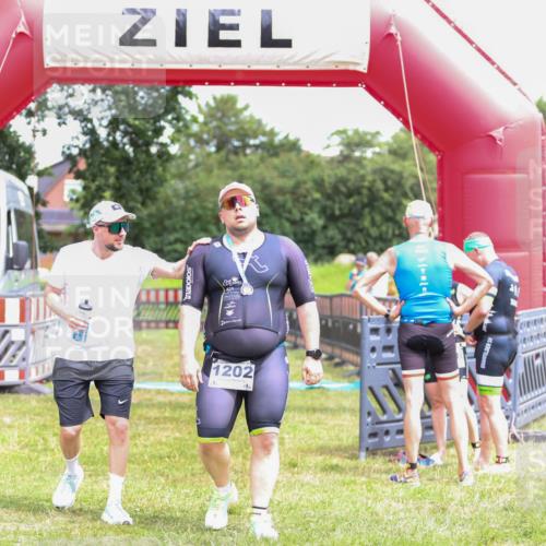 21.06.2026 - 29. Vierlanden-Triathlon Andreas Tolksdorf http://msf.ph/oto/9916747 21.06.2026 14:41:50 Ziel  meine-sportfotos.de