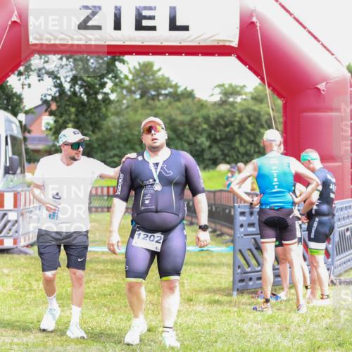 21.06.2026 - 29. Vierlanden-Triathlon Andreas Tolksdorf http://msf.ph/oto/9916748 21.06.2026 14:41:50 Ziel  meine-sportfotos.de