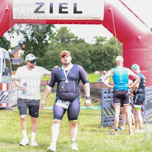 21.06.2026 - 29. Vierlanden-Triathlon Andreas Tolksdorf http://msf.ph/oto/9916750 21.06.2026 14:41:50 Ziel  meine-sportfotos.de