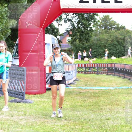 21.06.2026 - 29. Vierlanden-Triathlon Andreas Tolksdorf http://msf.ph/oto/9916762 21.06.2026 14:42:51 Ziel  meine-sportfotos.de