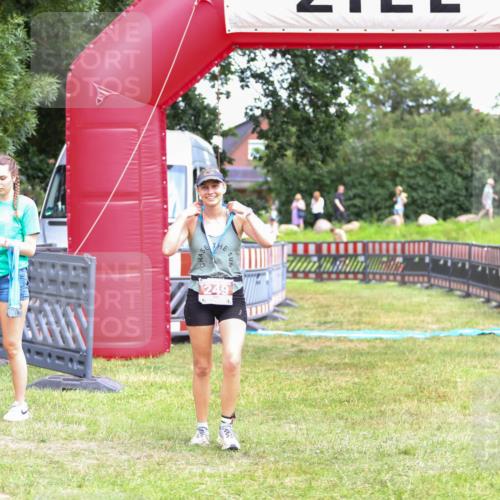 21.06.2026 - 29. Vierlanden-Triathlon Andreas Tolksdorf http://msf.ph/oto/9916763 21.06.2026 14:42:51 Ziel  meine-sportfotos.de