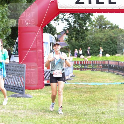 21.06.2026 - 29. Vierlanden-Triathlon Andreas Tolksdorf http://msf.ph/oto/9916766 21.06.2026 14:42:52 Ziel  meine-sportfotos.de
