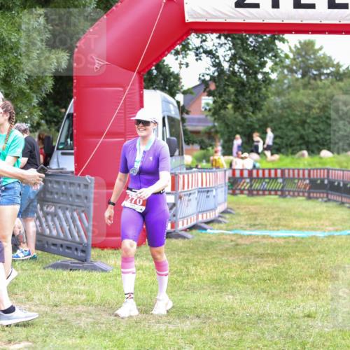 21.06.2026 - 29. Vierlanden-Triathlon Andreas Tolksdorf http://msf.ph/oto/9916775 21.06.2026 14:44:33 Ziel  meine-sportfotos.de