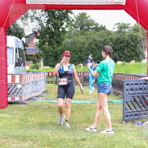 21.06.2026 - 29. Vierlanden-Triathlon Andreas Tolksdorf http://msf.ph/oto/9916796 21.06.2026 14:45:46 Ziel 281 meine-sportfotos.de