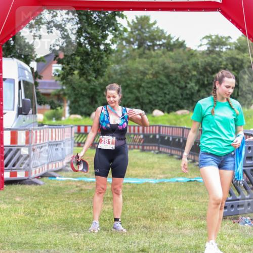 21.06.2026 - 29. Vierlanden-Triathlon Andreas Tolksdorf http://msf.ph/oto/9916804 21.06.2026 14:45:52 Ziel  meine-sportfotos.de