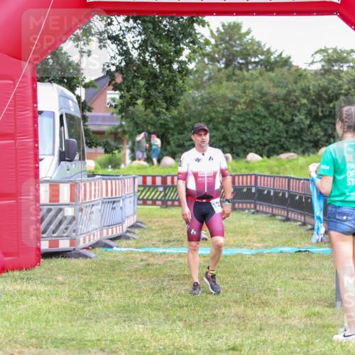 21.06.2026 - 29. Vierlanden-Triathlon Andreas Tolksdorf http://msf.ph/oto/9916810 21.06.2026 14:46:22 Ziel 92, 1228 meine-sportfotos.de