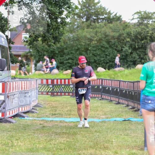 21.06.2026 - 29. Vierlanden-Triathlon Andreas Tolksdorf http://msf.ph/oto/9916825 21.06.2026 14:46:59 Ziel 1214 meine-sportfotos.de
