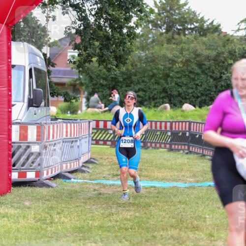21.06.2026 - 29. Vierlanden-Triathlon Andreas Tolksdorf http://msf.ph/oto/9916864 21.06.2026 14:47:23 Ziel 1208 meine-sportfotos.de