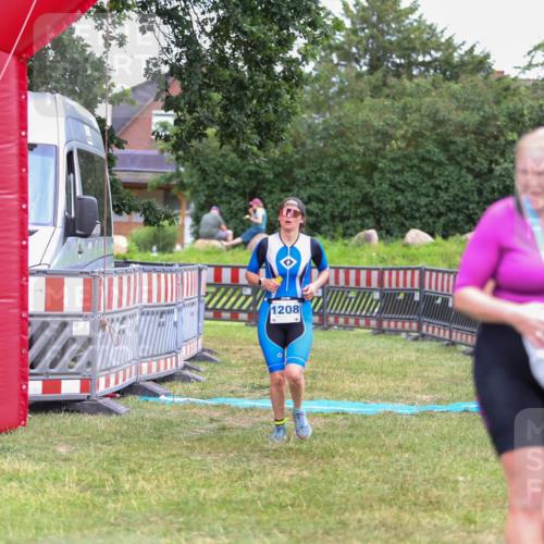 21.06.2026 - 29. Vierlanden-Triathlon Andreas Tolksdorf http://msf.ph/oto/9916865 21.06.2026 14:47:23 Ziel 1208 meine-sportfotos.de