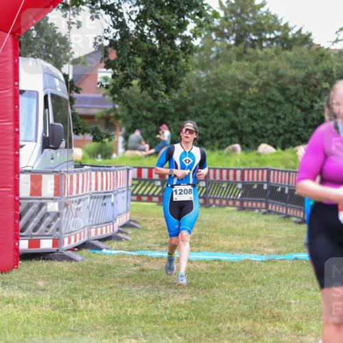 21.06.2026 - 29. Vierlanden-Triathlon Andreas Tolksdorf http://msf.ph/oto/9916867 21.06.2026 14:47:23 Ziel 1208 meine-sportfotos.de