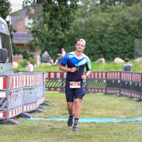 21.06.2026 - 29. Vierlanden-Triathlon Andreas Tolksdorf http://msf.ph/oto/9916883 21.06.2026 14:48:14 Ziel 94 meine-sportfotos.de