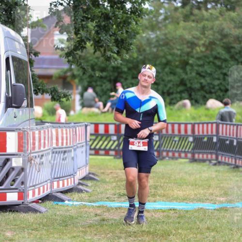 21.06.2026 - 29. Vierlanden-Triathlon Andreas Tolksdorf http://msf.ph/oto/9916884 21.06.2026 14:48:14 Ziel 94 meine-sportfotos.de