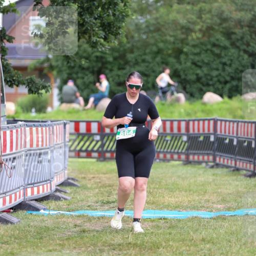 21.06.2026 - 29. Vierlanden-Triathlon Andreas Tolksdorf http://msf.ph/oto/9916892 21.06.2026 14:50:09 Ziel 864 meine-sportfotos.de