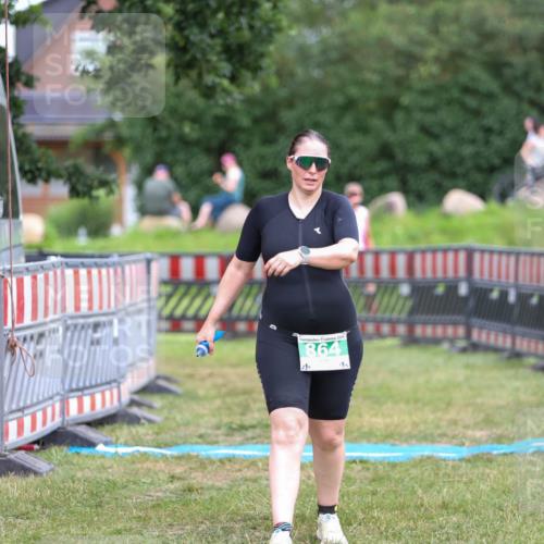 21.06.2026 - 29. Vierlanden-Triathlon Andreas Tolksdorf http://msf.ph/oto/9916897 21.06.2026 14:50:11 Ziel 864 meine-sportfotos.de